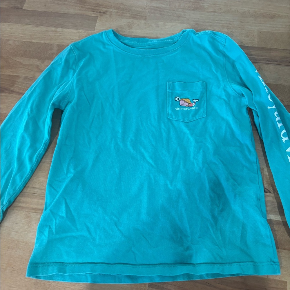 Vineyard Vines girls Long-Sleeve Pocket Tee in Teal - size 6